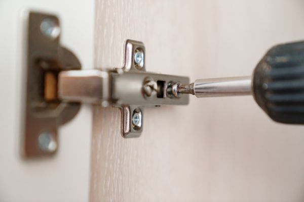Cupboard Hinge Repair in Fulshear